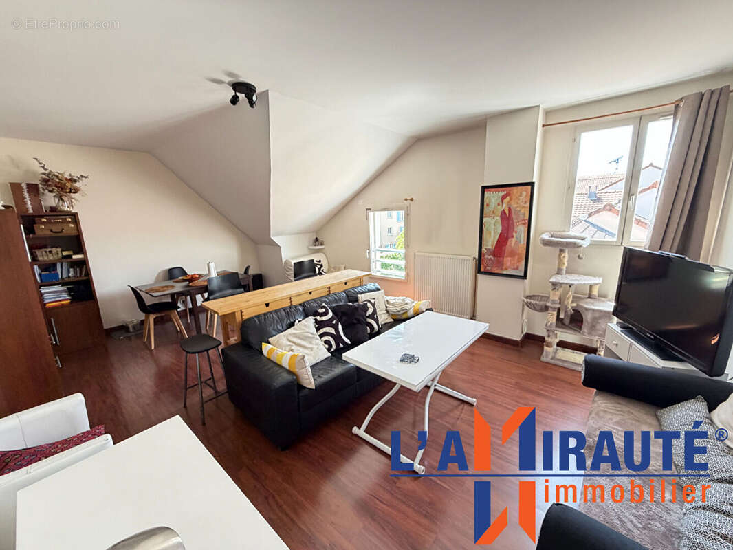 Appartement à SARTROUVILLE
