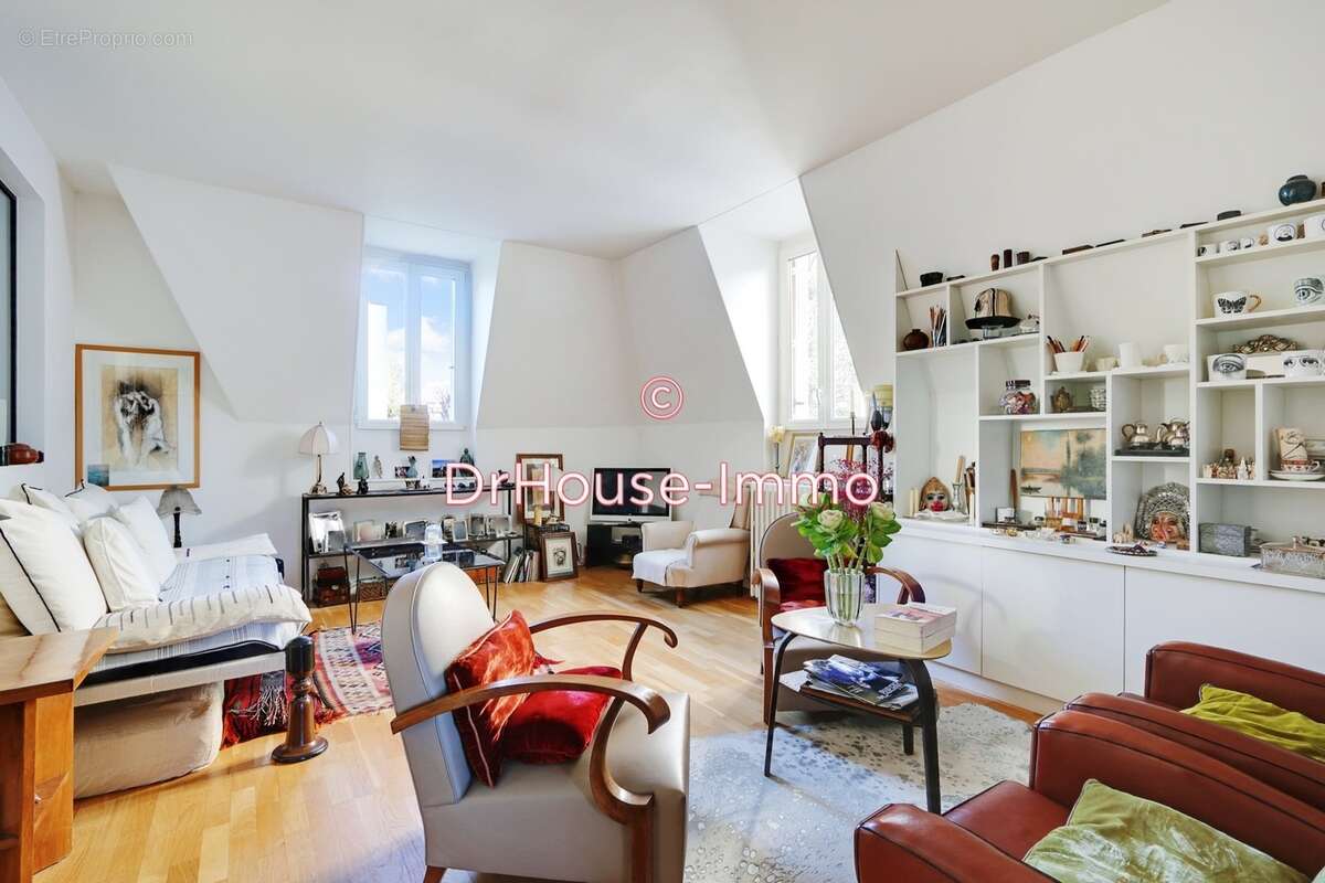 Appartement à NEUILLY-SUR-SEINE