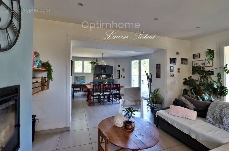 Maison à SAINT-THOMAS-DE-CONAC