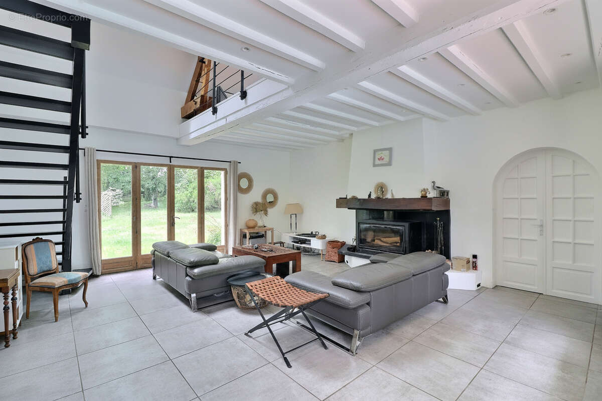 Maison individuelle et sa dépendance 8 pièces 184 m2 - photo 8