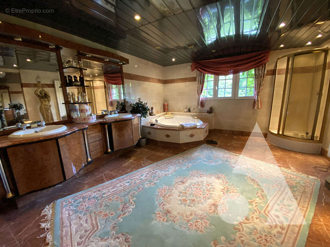 Maison 260 m² - 5 chambres avec terrain - peroy les gombries - photo 7