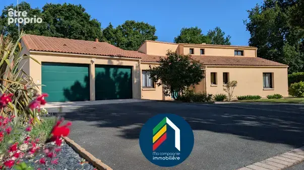 Maison familiale 130 m2   Grand terrain   Centre des Landes-Genusson - photo 11
