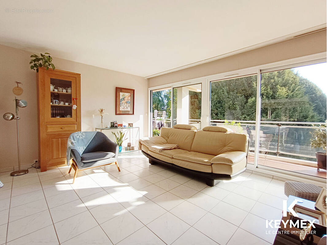 Appartement à LOUVRES