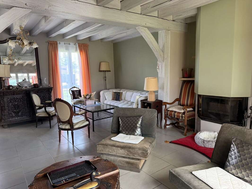 Maison à CHARBUY