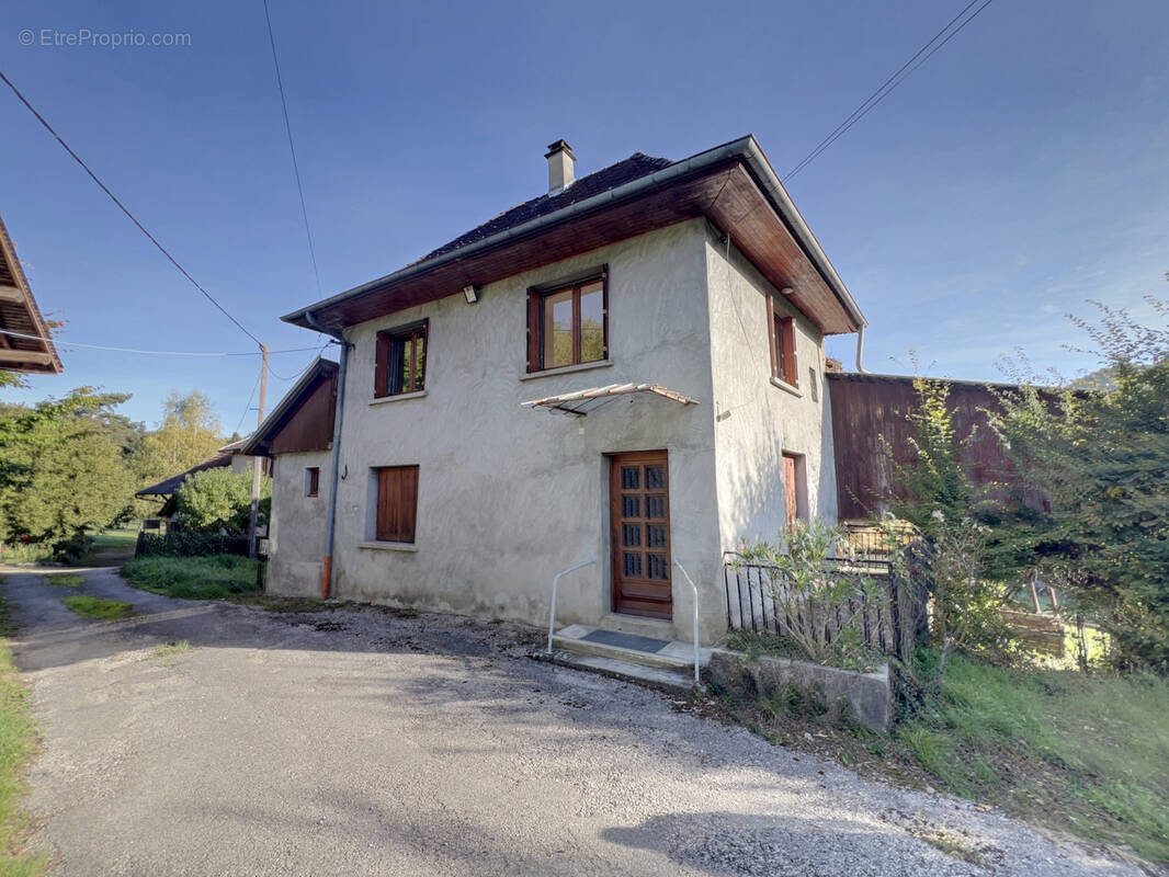 Maison à SAINT-BERON