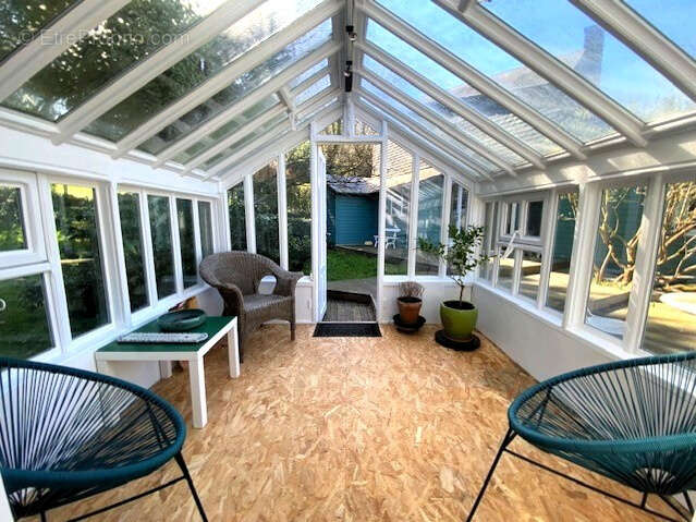 Maison de charme de 79,21 m2 habitables et de 88 m2 au sol avec cheminee, dependance/serre de 12m2 et jardin - photo 20