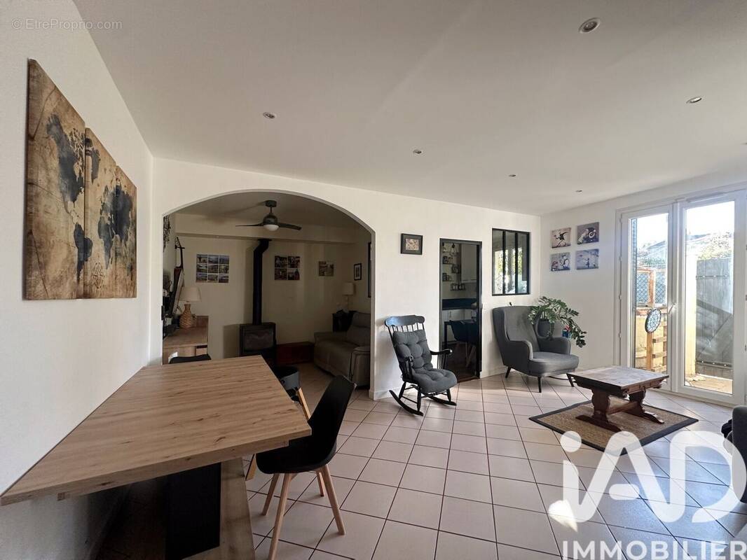 Photo 1 - Maison à VILLEJUIF