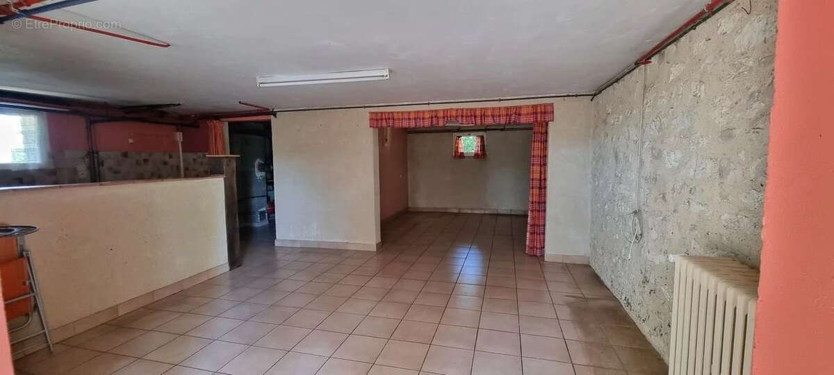 Maison à CASTELNAU-MONTRATIER