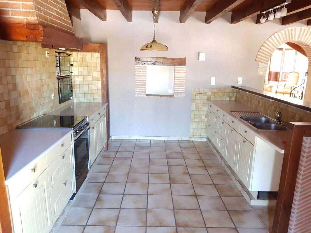 Propriété en pierre avec maison d'amis, piscine, dépendance et 1 hectare de terrain proche de Montaigu-de-Quercy (Tarn-et-Garonn - photo 9