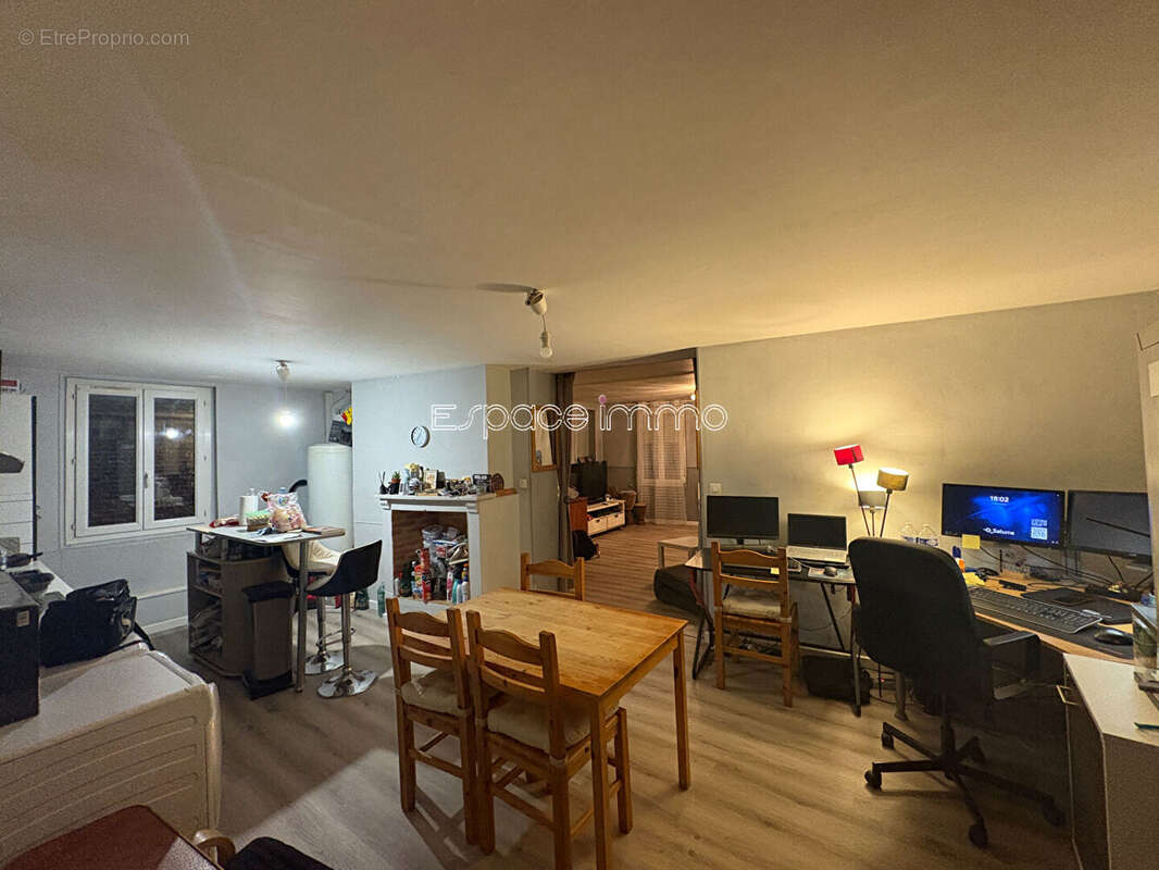 Appartement à MALAUNAY