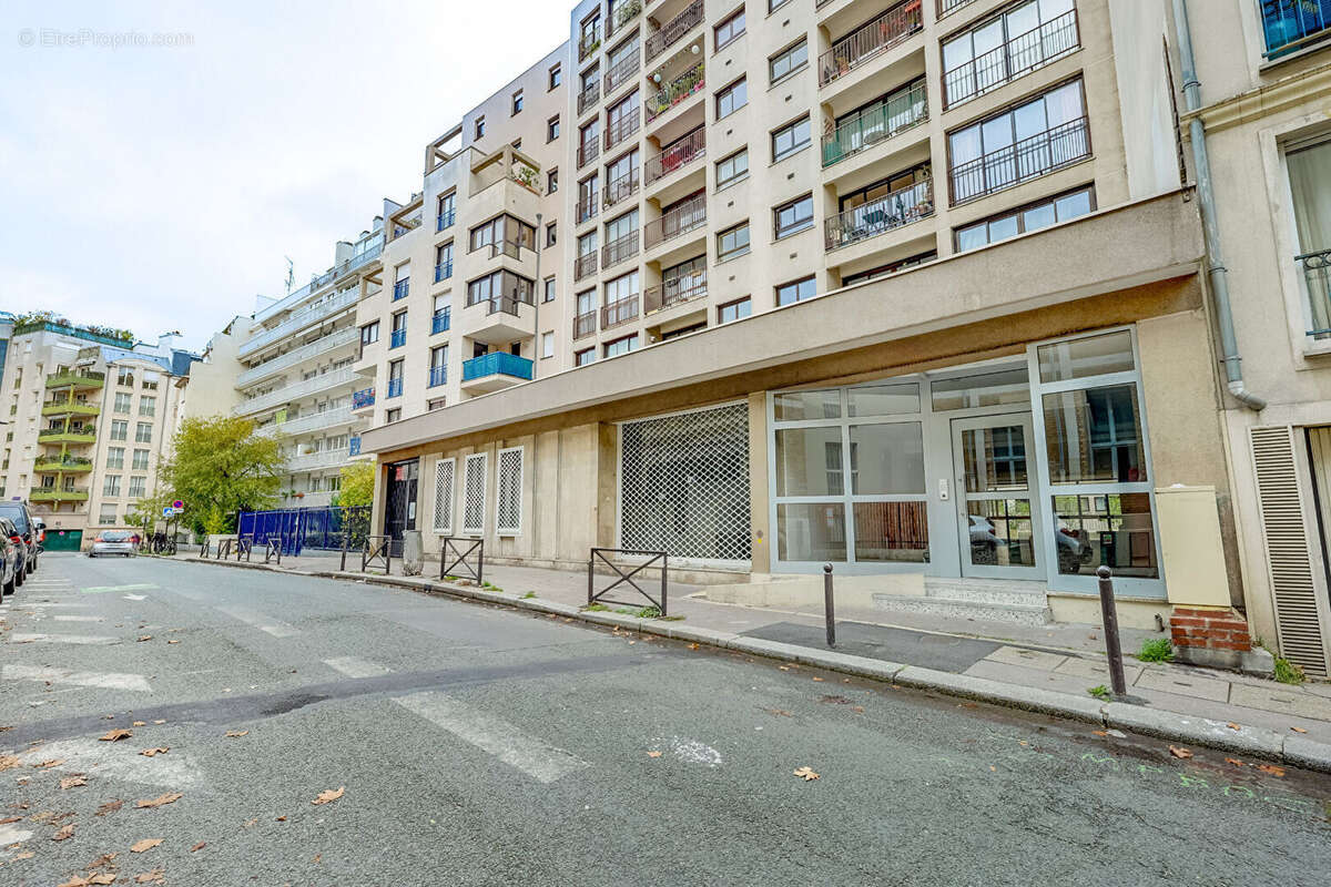 Commerce à PARIS-20E