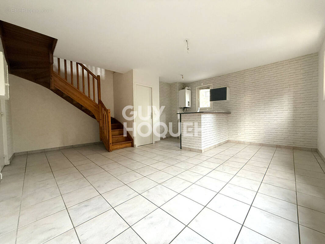 Appartement à MORNANT