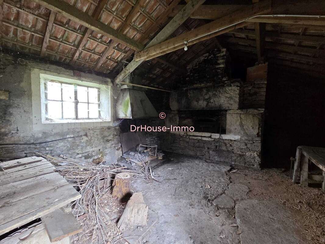 Maison à AUJOLS