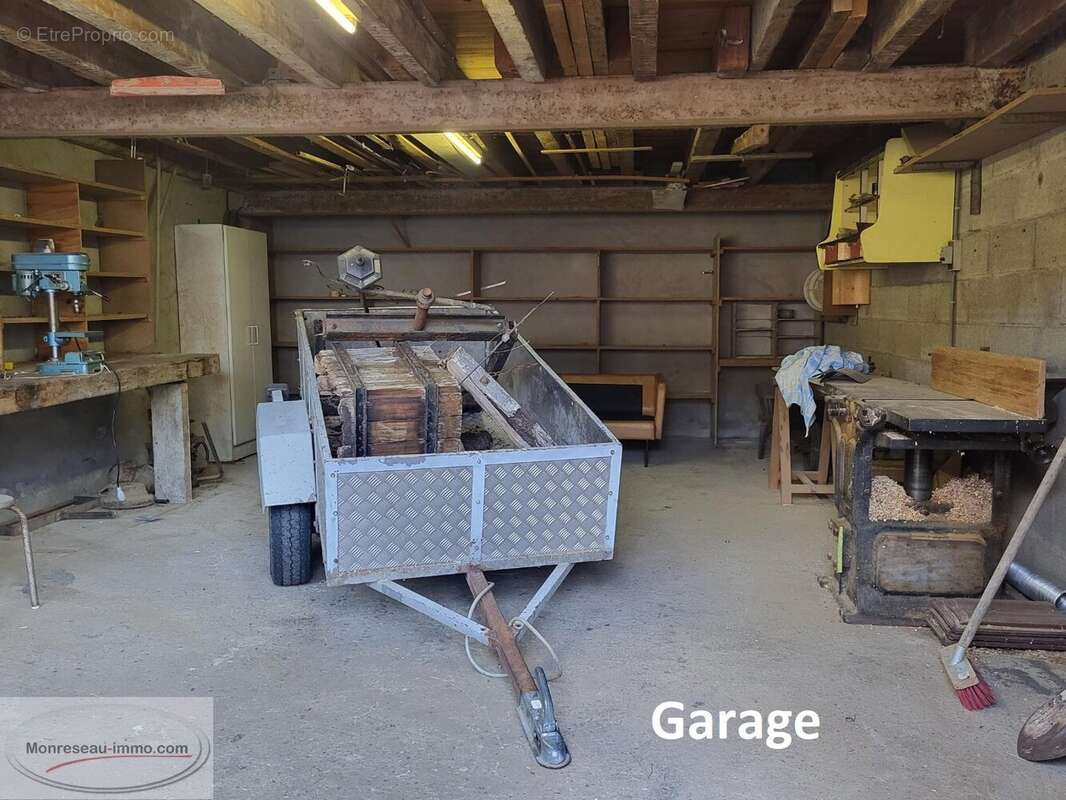 Ensemble Immobilier : 2 logements + dépendances + jardin (constructible) - photo 18