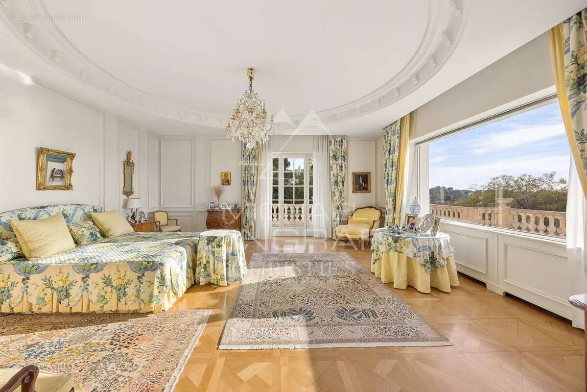 Maison à ANTIBES