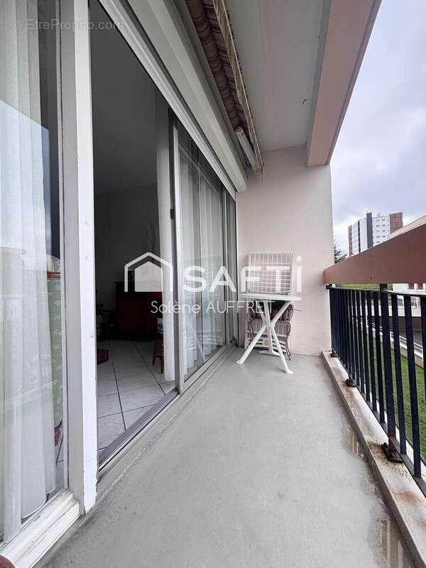 Photo 2 - Appartement à DEVILLE-LES-ROUEN
