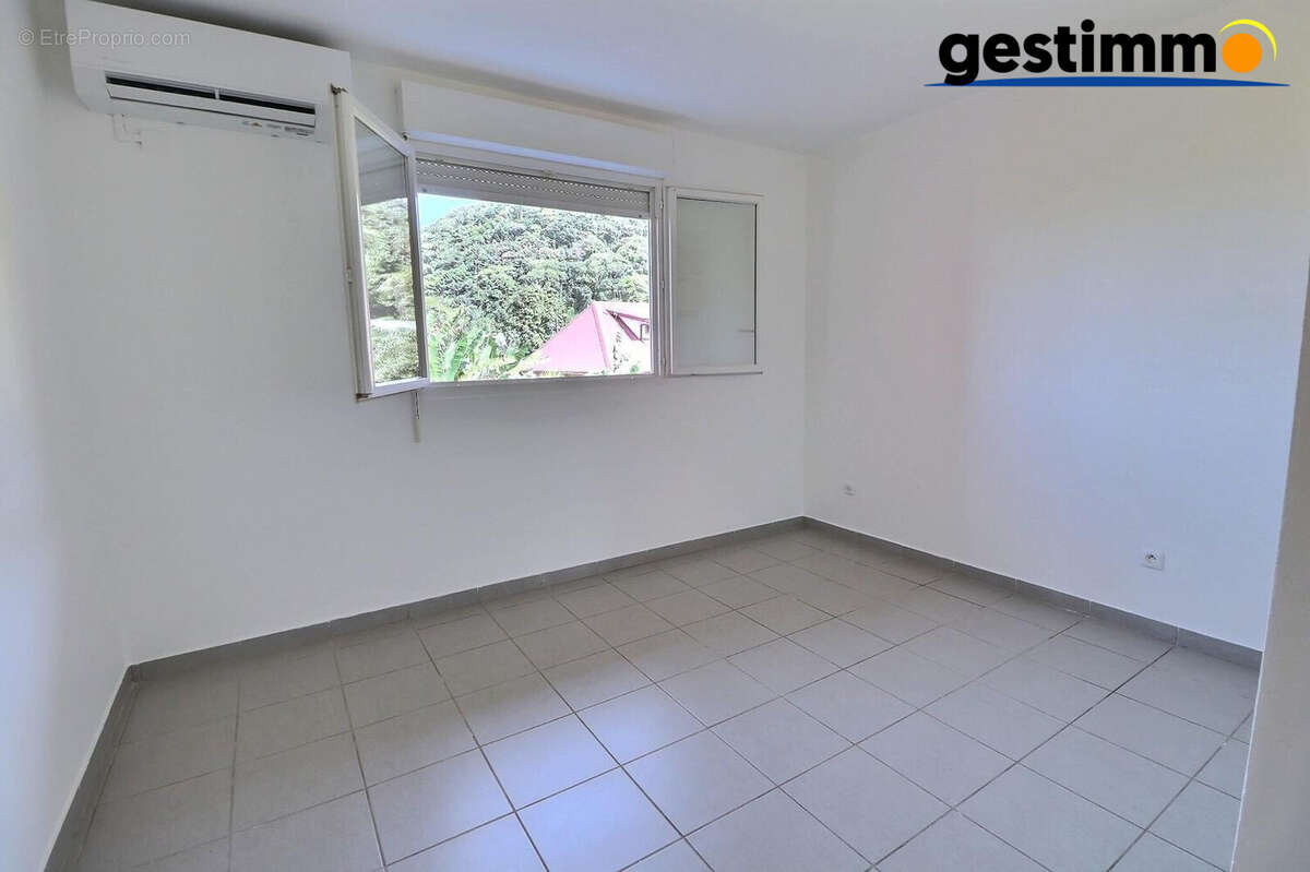 Appartement 52 m² à Remire-Montjoly  - photo 2