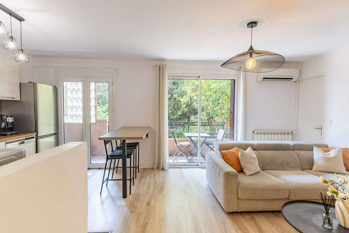 Appartement Marseille 3 pièce(s) 64.25 m2 - photo 2