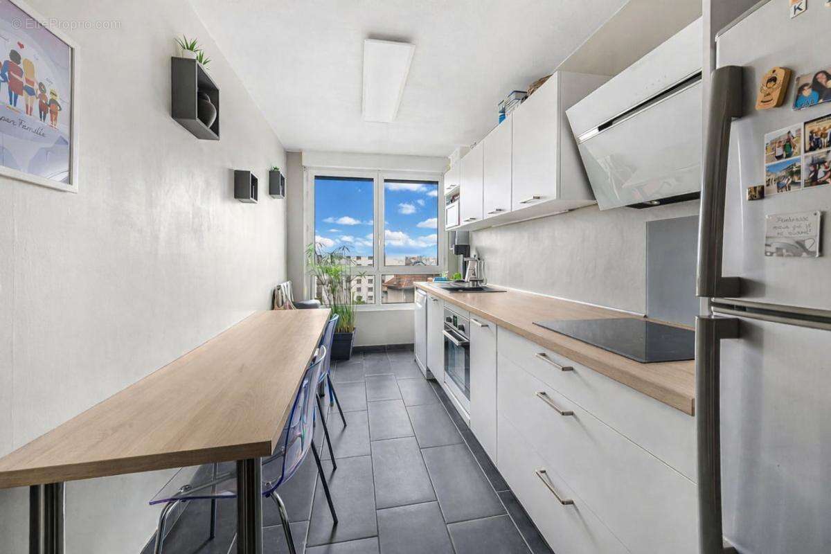 Très bel appartement T5 rénové VILLEURBANNE (69) - photo 8