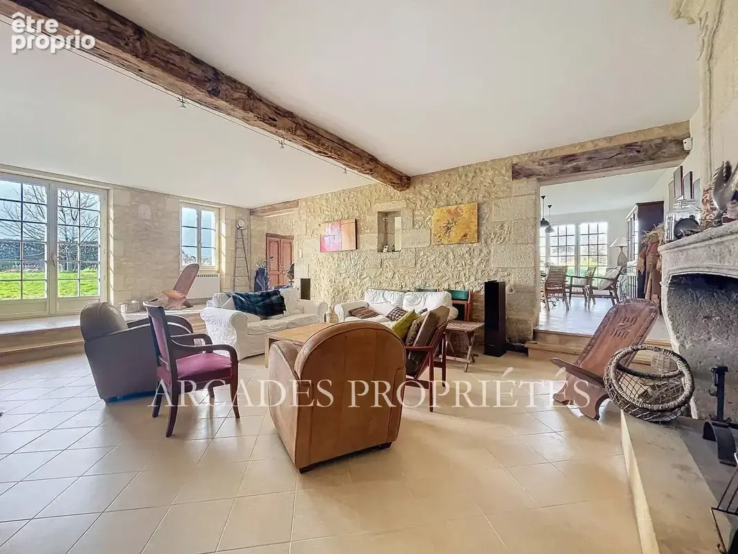 Élégante propriété de caractère en pierre - photo 9