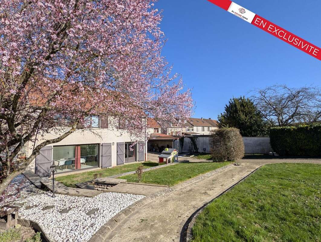 Maison à SAINT-MARTIN-LA-GARENNE
