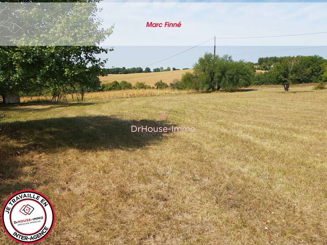 Terrain à VERTEILLAC