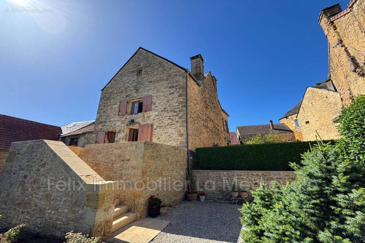 Maison à SALIGNAC-EYVIGUES