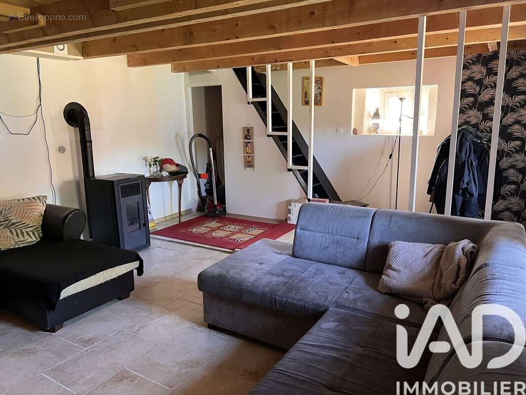 Maison 138 m² à Saint-Romain  - photo 4