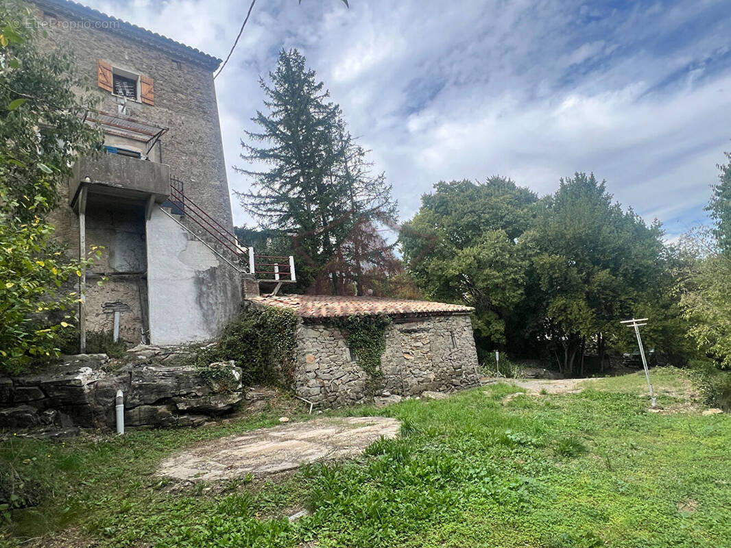 Maison à SAINT-BRES