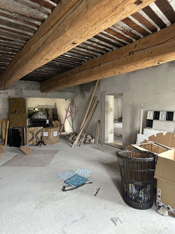 Appartement à L'ISLE-SUR-LA-SORGUE