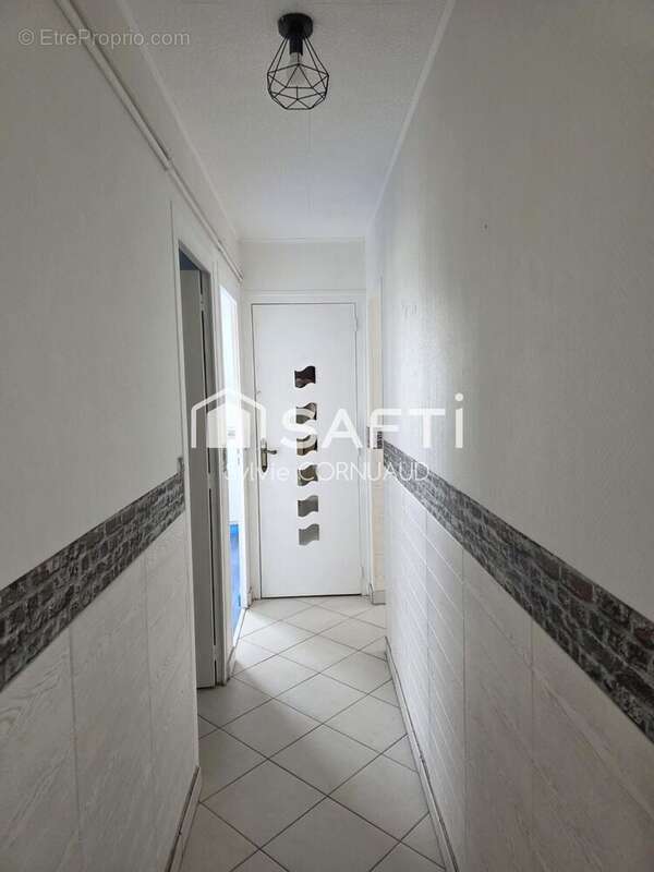 Photo 2 - Appartement à SAINTES