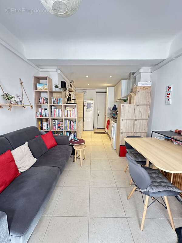 Appartement à SOLLIES-PONT