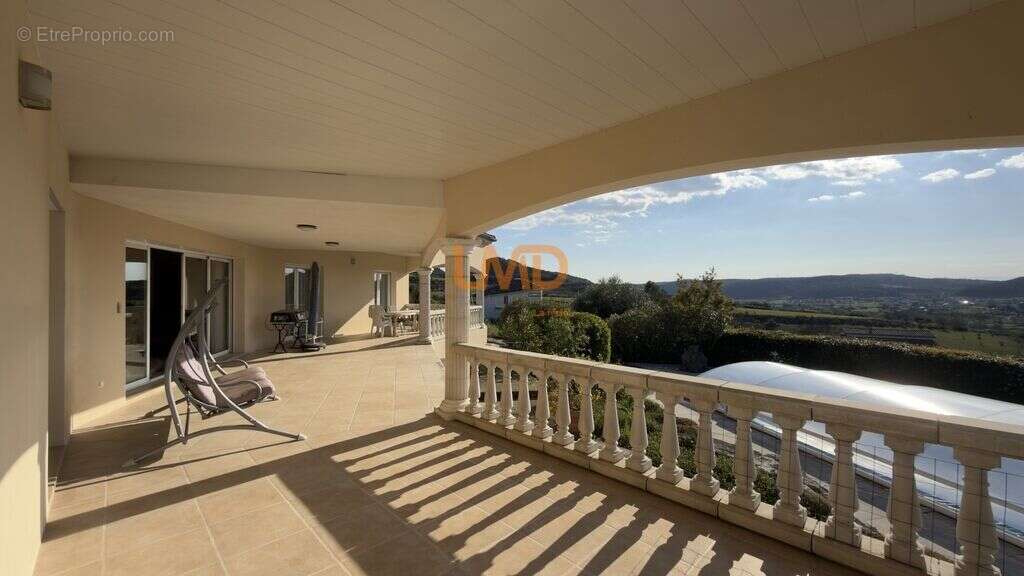 Villa d'exception de 210 M² + 7 000 M² de terrains constructible - photo 4