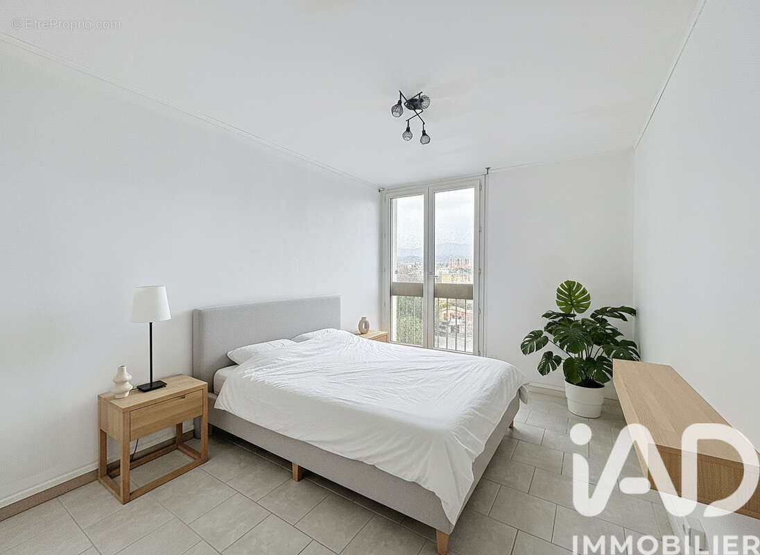 Photo 8 - Appartement à MARSEILLE-13E