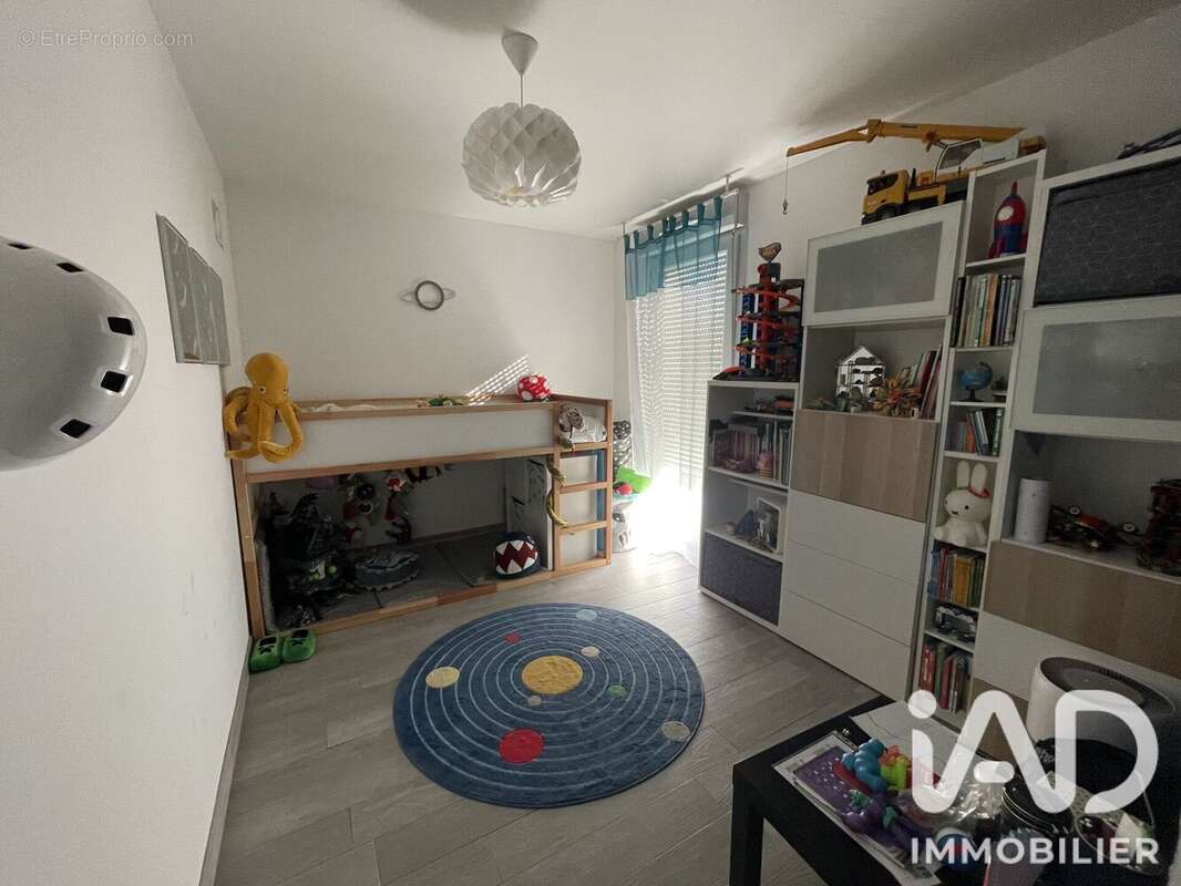 Appartement 77 m² à Chessy  - photo 9