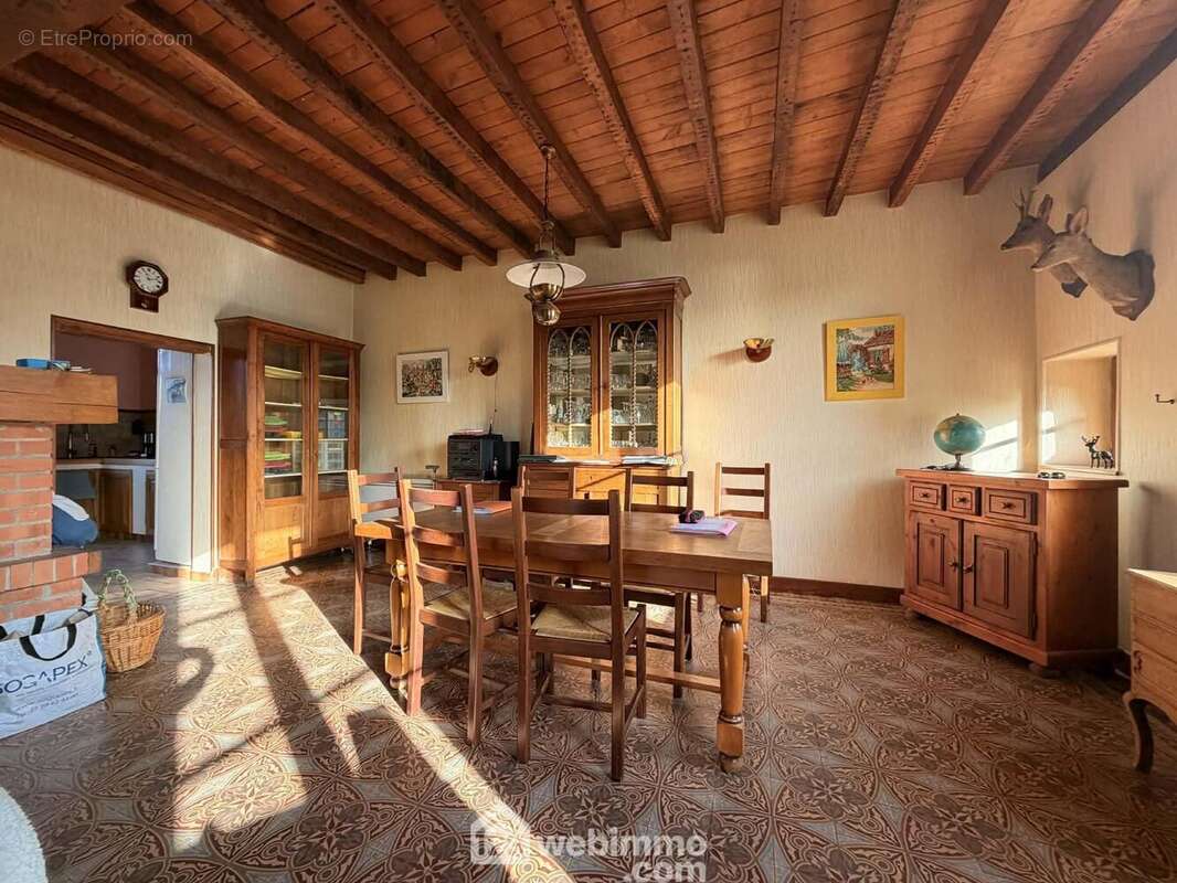 Vous pouvez y prendre vos repas - Maison à LA FERTE-CHEVRESIS
