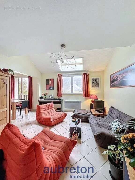 Maison à NOTRE-DAME-DE-MESAGE