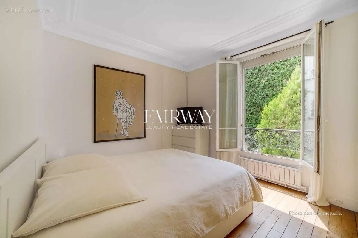 Appartement à PARIS-16E