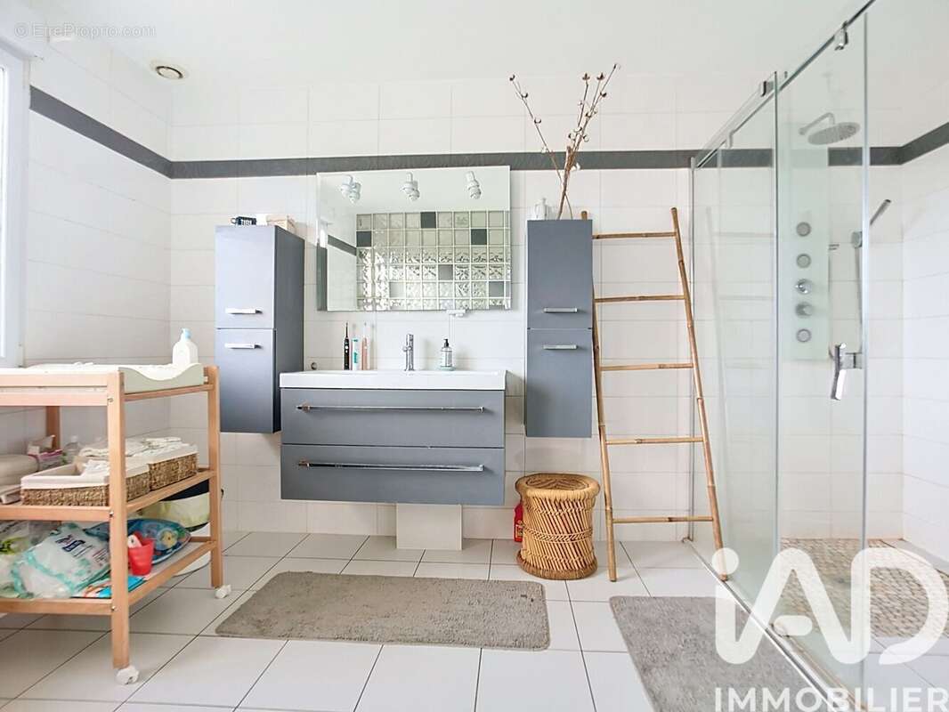 Photo 6 - Maison à ALEMBON