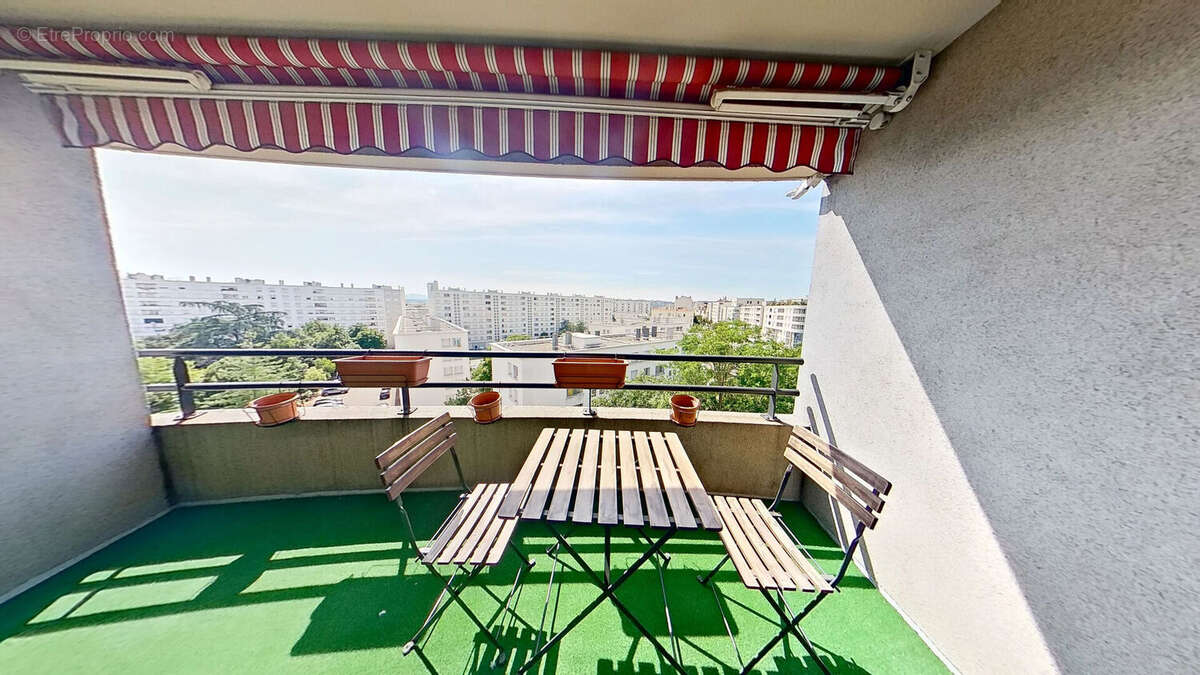 Appartement à LYON-8E