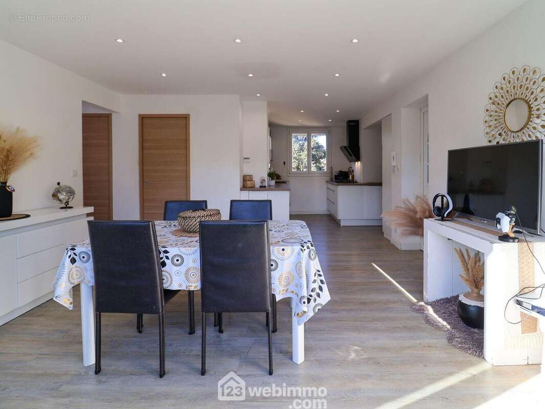 Appartement à MARSEILLE-9E