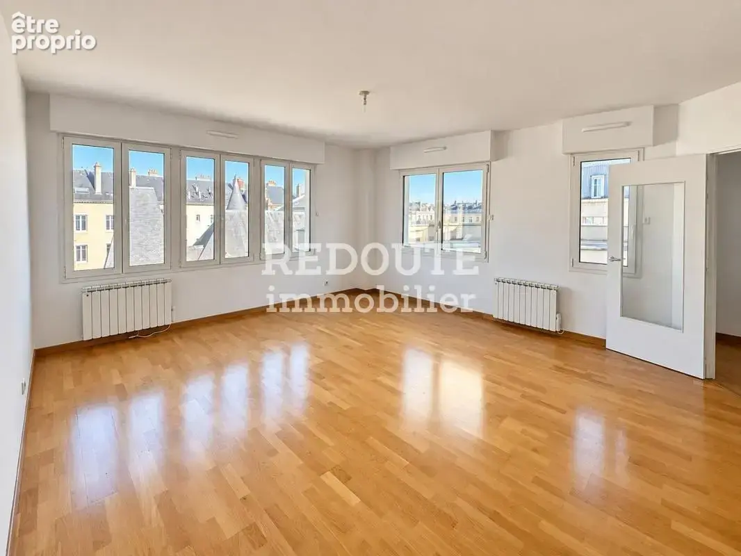 Reims – place du forum (proche boulingrin)  appartement t4 avec parking - photo 7