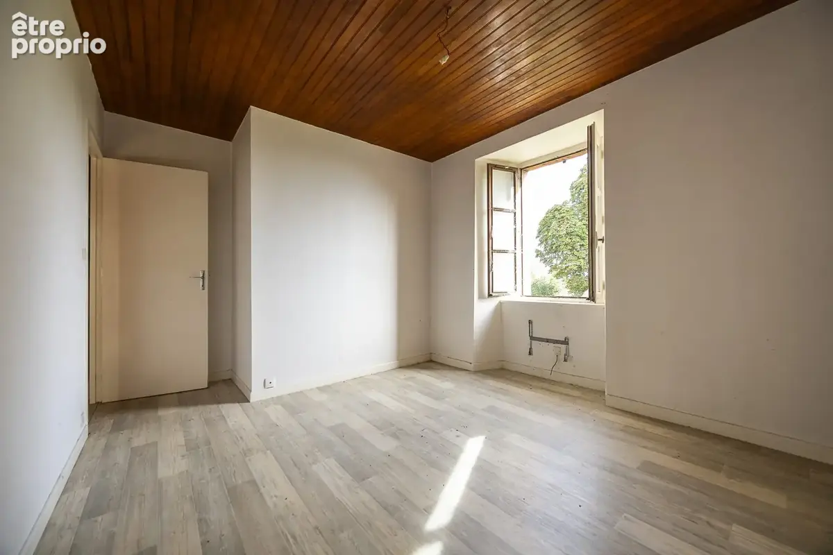 Maison 5 pièces 85 m² à vendre à Pleaux (15700) - photo 7