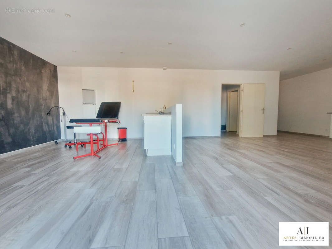 Commerce à SAULCE-SUR-RHONE