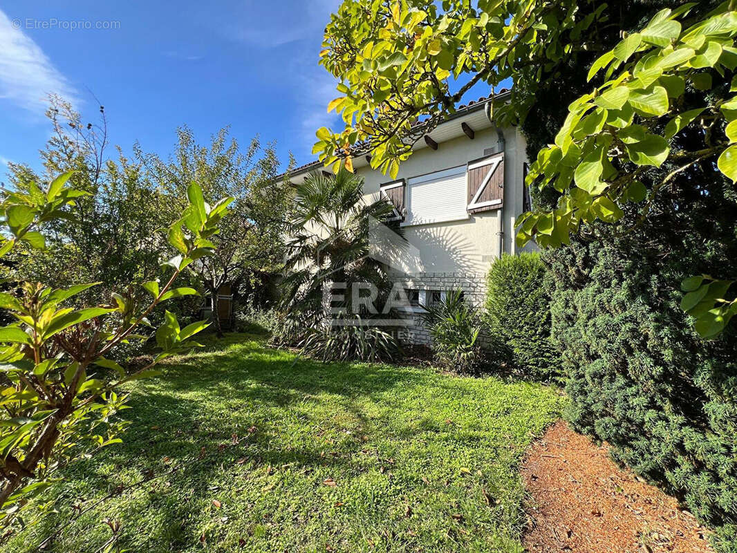 Maison à L&#039;ISLE-D&#039;ESPAGNAC