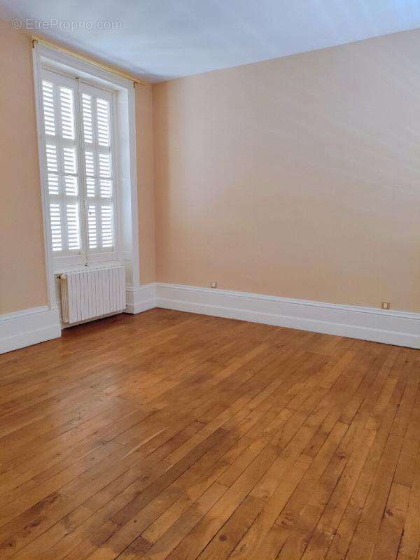 Maison à CHATELLERAULT