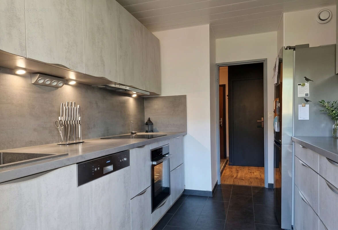 Volume rare de 102 m2 utiles, rénové à neuf + Garage XXL - photo 3