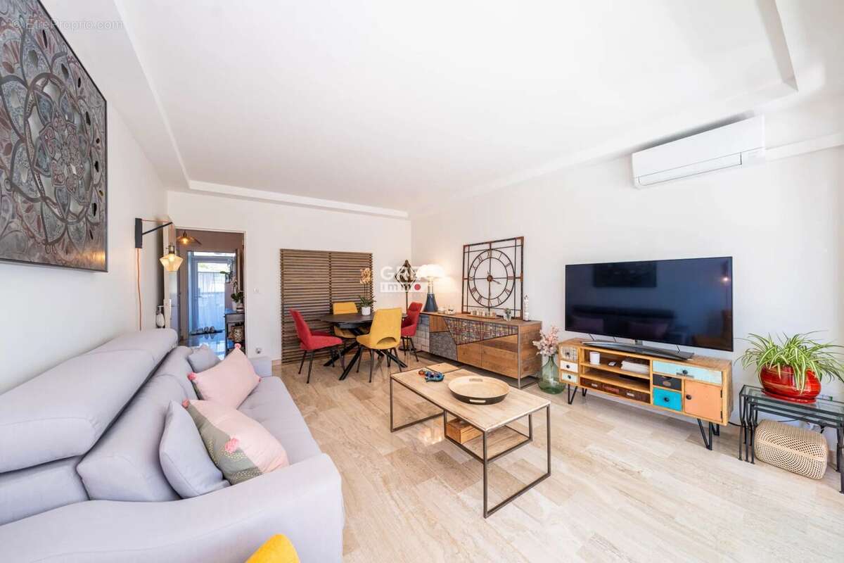 Appartement à VILLENEUVE-LOUBET