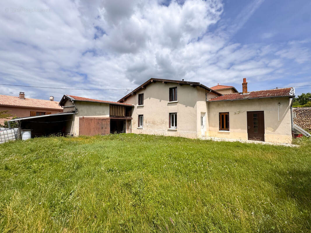 Maison à CLONAS-SUR-VAREZE