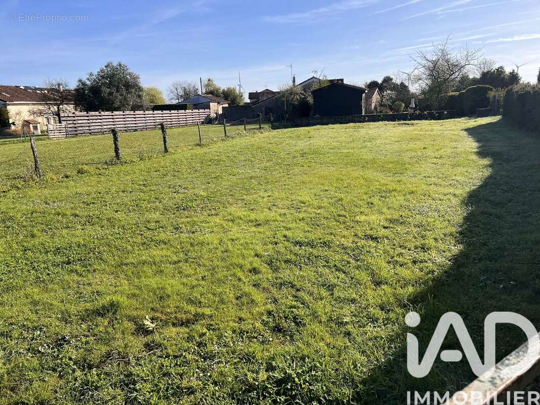 Photo 5 - Terrain à SAUZE-VAUSSAIS